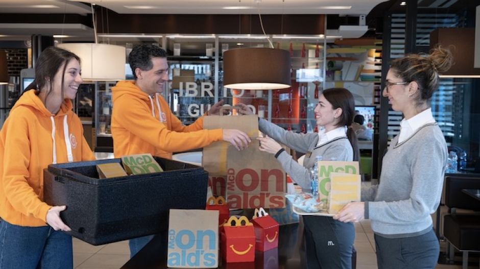 Borgomanero, McDonald's dona 50 pasti a settimana a persone in difficoltà